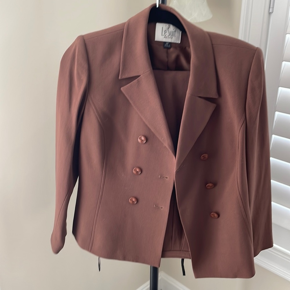 Le Suit pantsuits fully lined